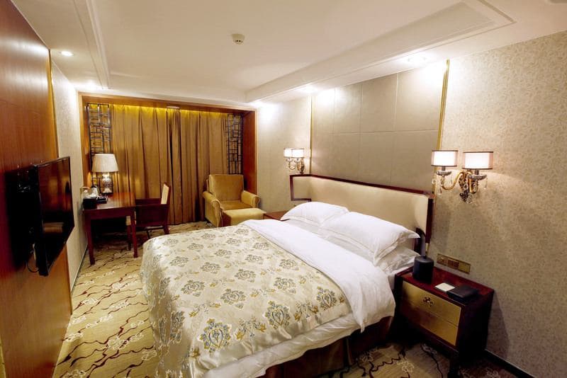 Deluxe Suite