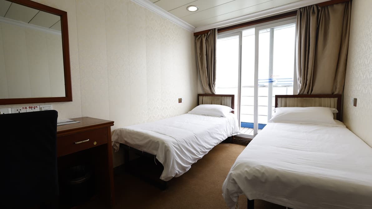 Balcony Twin Cabin