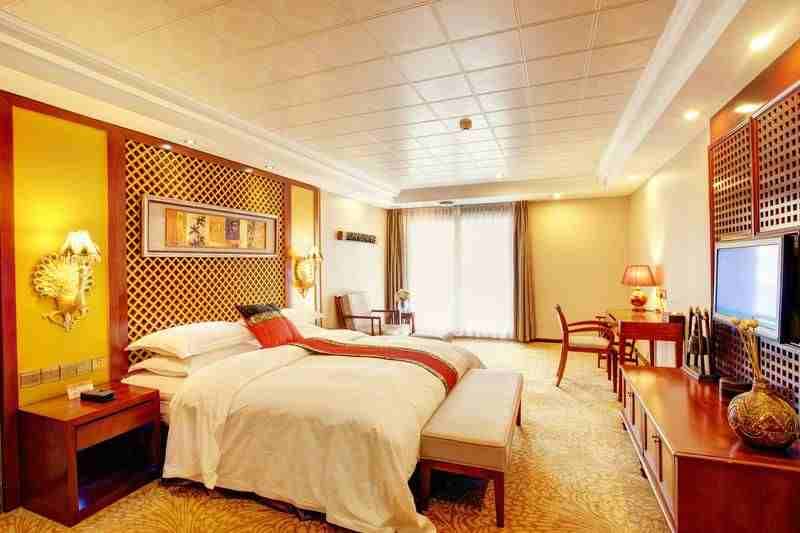 Executive King Cabin