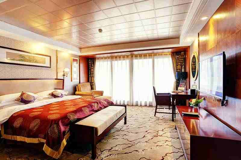 Executive King Cabin