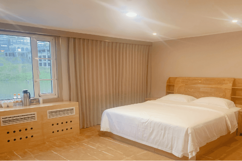 River-view Suite