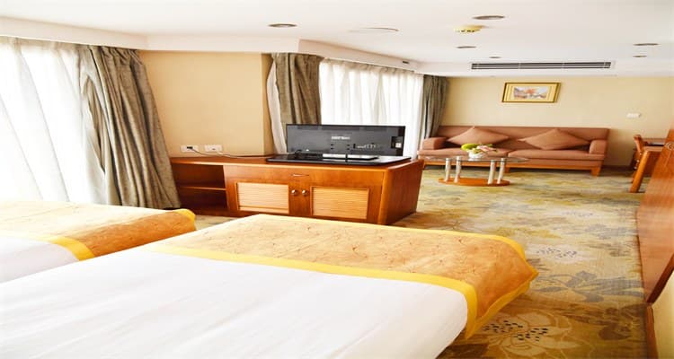 Deluxe Business Cabin
