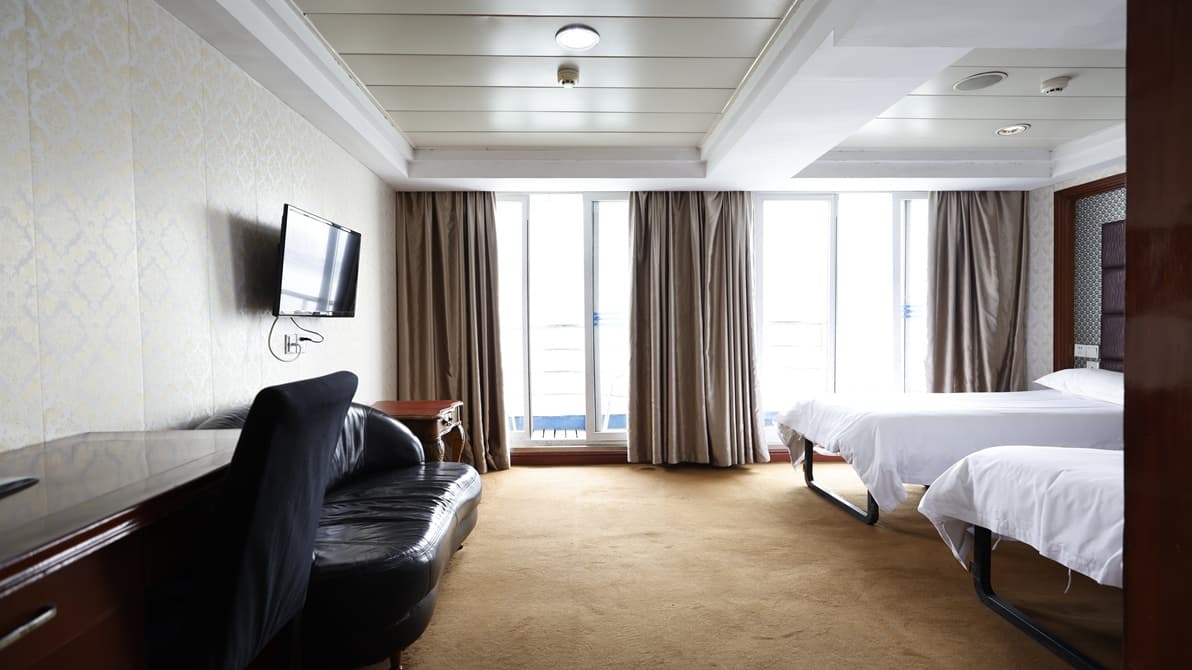 Deluxe Suite
