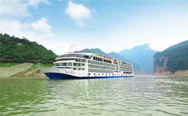 Cruise ship
