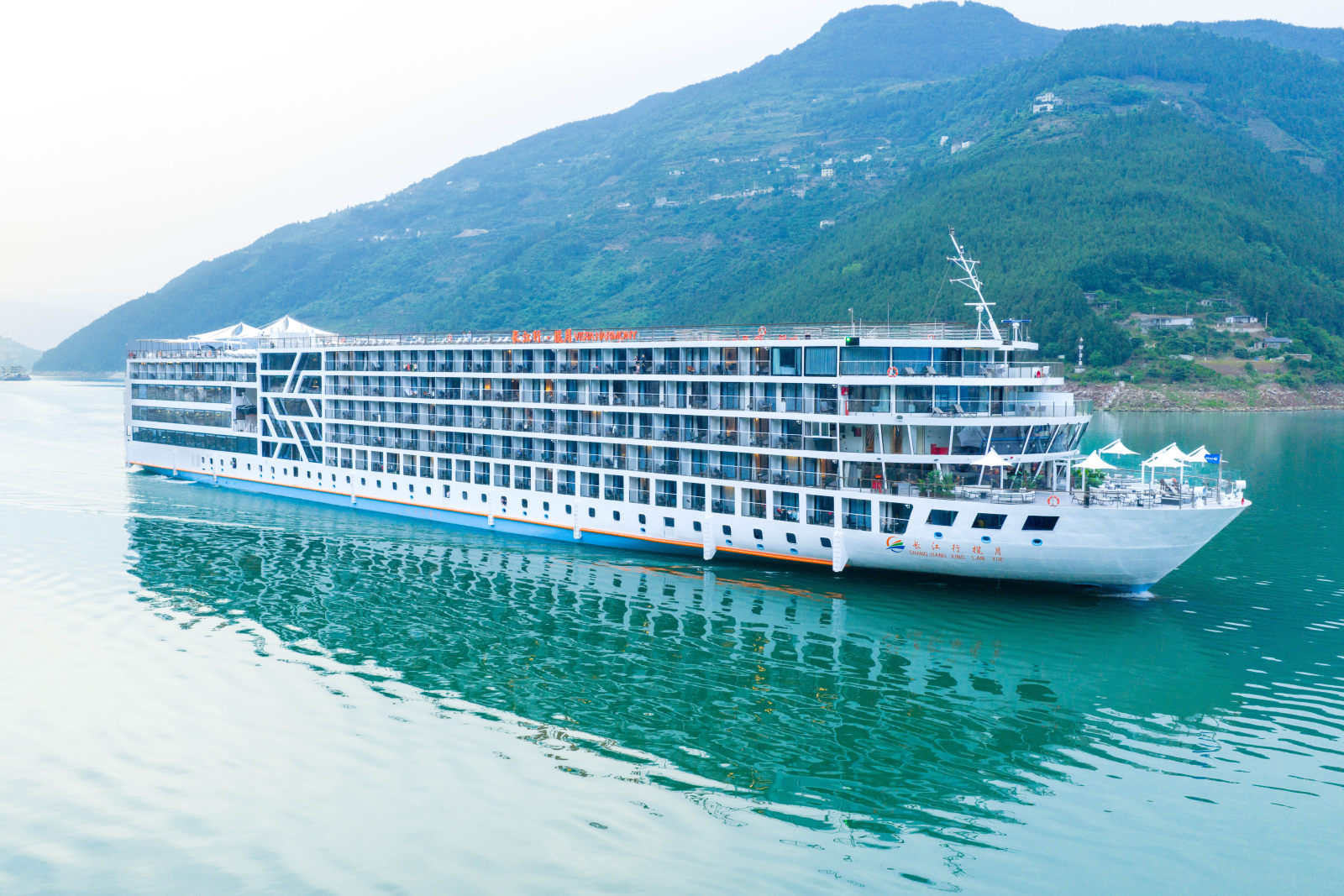 Cruise ship
