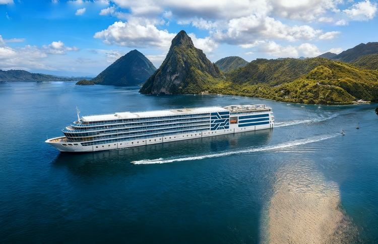 Cruise ship